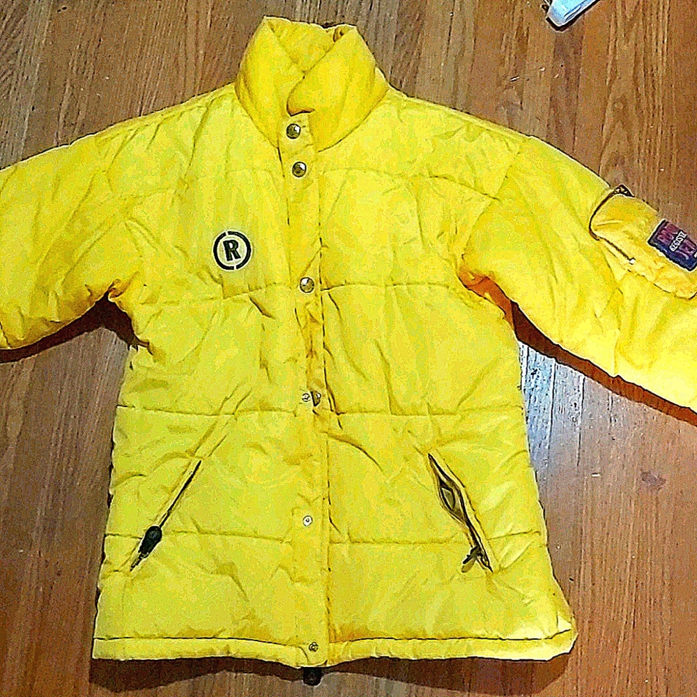 Roots streetwear yellow puffer jacket